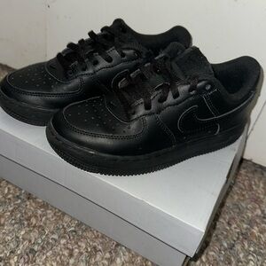 NIKE Air Force 1s LE USED